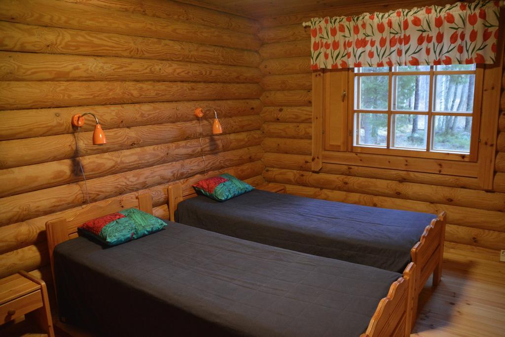Lomapesae Cottages Pertunmaa Room photo